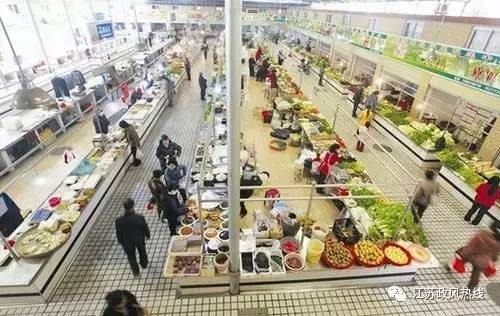 到市集或商場買東西要想不缺斤少兩，就得看商家是不是統一配的電子稱。(圖2)